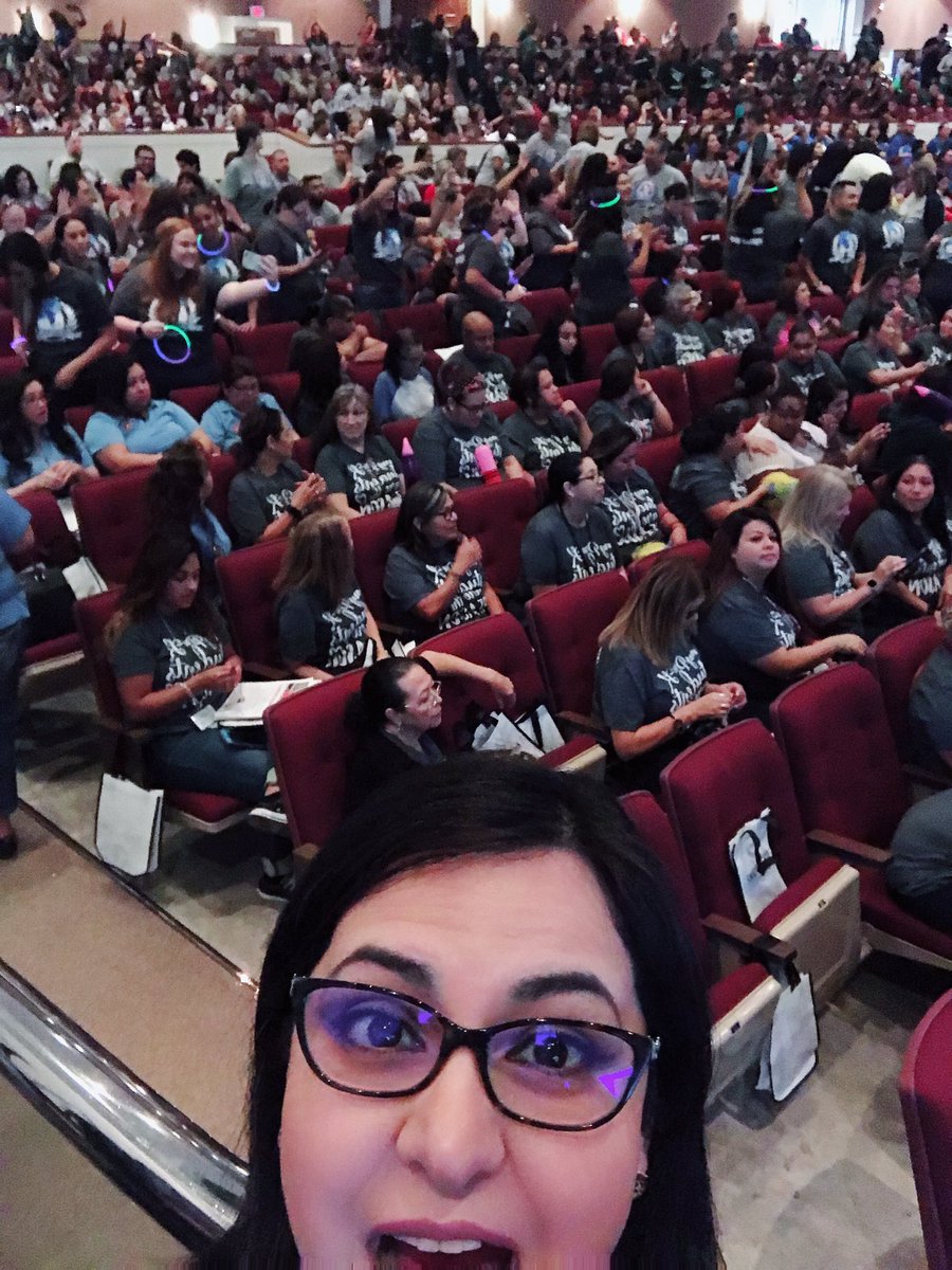 Ms_D_Hernandez's tweet photo. EISD Family Engagement!!! WE ARE READY!! ๐ #EdgewoodUnited #VivaEdgewood #EISDConvocation https://t.co/lrdn5yPg50