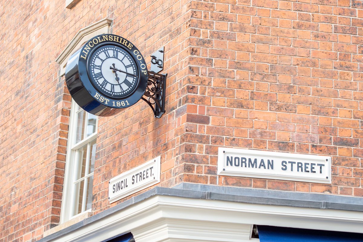 We are very happy to see another shop open for business in Sincil Street. Well done to everyone involved in the on-going <a href="/cornhillquarter/">Cornhill Quarter</a> regeneration. @lincscoop <a href="/bankslongco/">Eddisons Incorporating Banks Long & Co</a> <a href="/jraLincoln/">John Roberts Architects</a>  Read more here: bit.ly/306pjnM