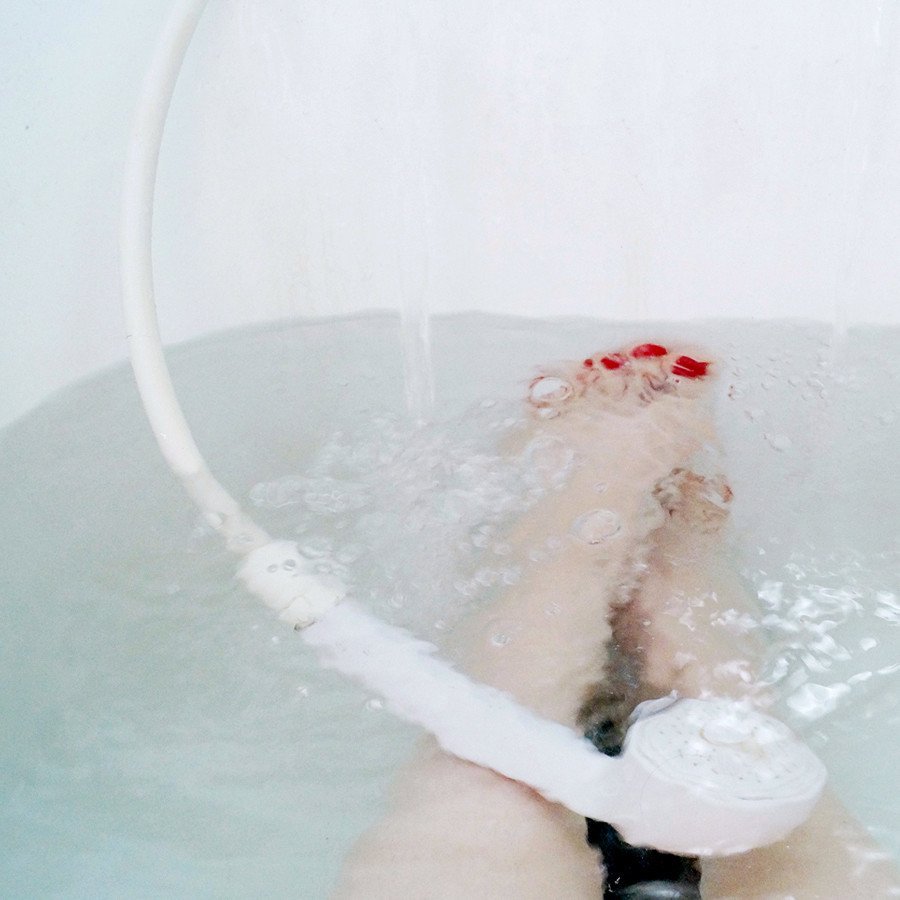 oriflameuk's tweet photo. Top tip of the day: Add a spritz or two of your favourite fragrance to your bath water for a lush soak! #PerfumeTip https://t.co/FCtYUBrELL
