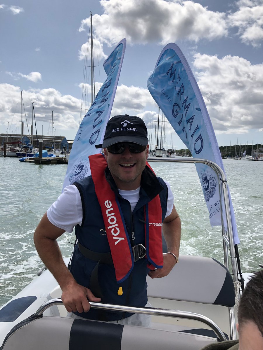 iowdistillery's tweet photo. Having fun on the waves today. 🌊 

Was a bit choppy out there and couldn’t spot our Salty Sailing Mermaid Gin vessel but spotted another Mermaid though on our way back in. 🧜🏻‍♀️

#mermaidgin #cowesweek #cowesweek2019 https://t.co/awnJ6sEKY4