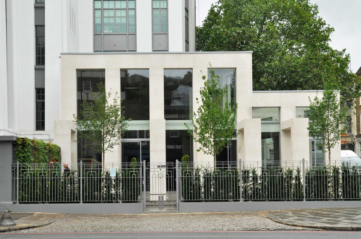 AlbionStone's tweet photo. #TBT 2016 Greater London House #VivendiArchitects #PutneyandWood #JordansWhitbed #FlyingButtresses #ArtDeco  
https://t.co/lWixOKJqiD  #PortlandStone https://t.co/twWbQ6VMQQ