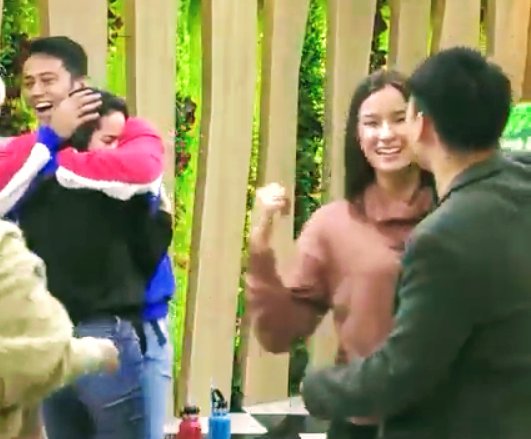 SarahDuterteeee's tweet photo. OH MY GASTOS!! MY SMALL INTESTINE IS SHAKINGGGGG!!!!! Grrrrrr hahahahahahaha 
Frangel x Skyiana ❤❤❤❤😍😍😍😍😍 https://t.co/ilTJlyoCgi
