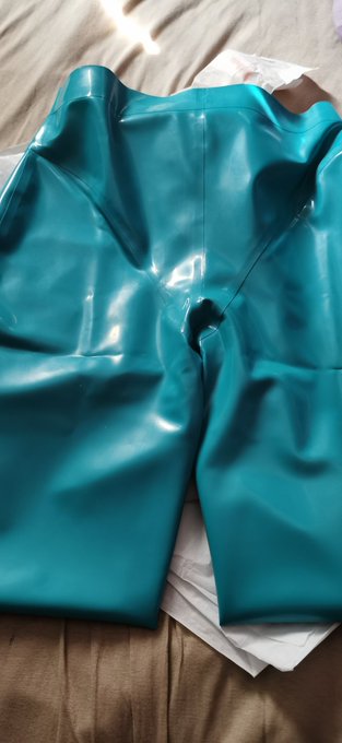 My new leggings from @LibidexLtd have arrived. What an amazing color ❤️ https://t.co/LfJxqgwUt3<a class="tags" target="_blank" title="On Twitter" href="/?out=eyJ0eXAiOiJKV1QiLCJhbGciOiJIUzUxMiJ9.eyJpYXQiOjE3MjUwNTIyNTUsImlzcyI6InR3cG9ybnN0YXJzLmNvbSIsIm5iZiI6MTcyNTA1MjI1NSwiZXhwIjoxNzU2NTg4MjU1LCJyZWRpcmVjdF91cmwiOiJodHRwczovL3R3aXR0ZXIuY29tL0xpYmlkZXhMdGQifQ.RJkNml6FwA4ASnZZ1-EMjeaMo0kj_uhjibAmvQO31dszC8Km8PtwU6FKpNFoLCLMd0ykKeZj-Mb7phFDdcDuAA">@LibidexLtd</a><a href="/tag/latex"class="tags"><span>#latex</span></a><a href="/tag/leggings"class="tags"><span>#leggings</span></a><a href="/tag/latexfashion"class="tags"><span>#latexfashion</span></a><a href="/tag/latexlifestyl"class="tags"><span>#latexlifestyl</span></a>