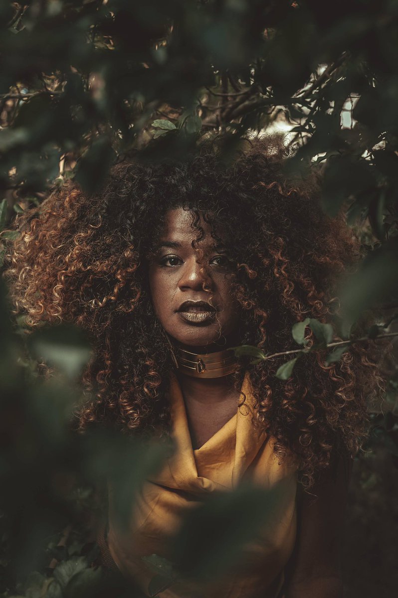 thayaneddy's tweet image. #Crespa #modelo #blackpower #afro #afrohair #moda #model #fashion #style #beauty #todecacho #cachosdivos #africanart #photography #blackminimal #melanina #melaninpoppin #curlhair #unidaspeloscachos #cabelopantene #cachinhos #intimadaray poesia fotográfica: @lainycherry