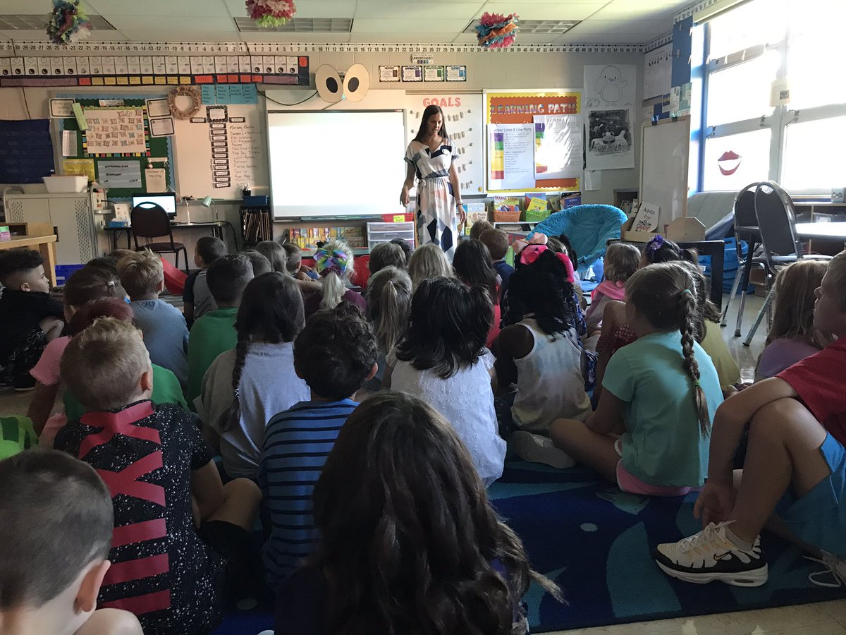 TeamMossRBE's tweet photo. Look at these 2nd graders being safe, respectful learners during morning meeting already on the #fdos2019! #WeAreRBE and already practicing expectations! https://t.co/KO18xTvYyV