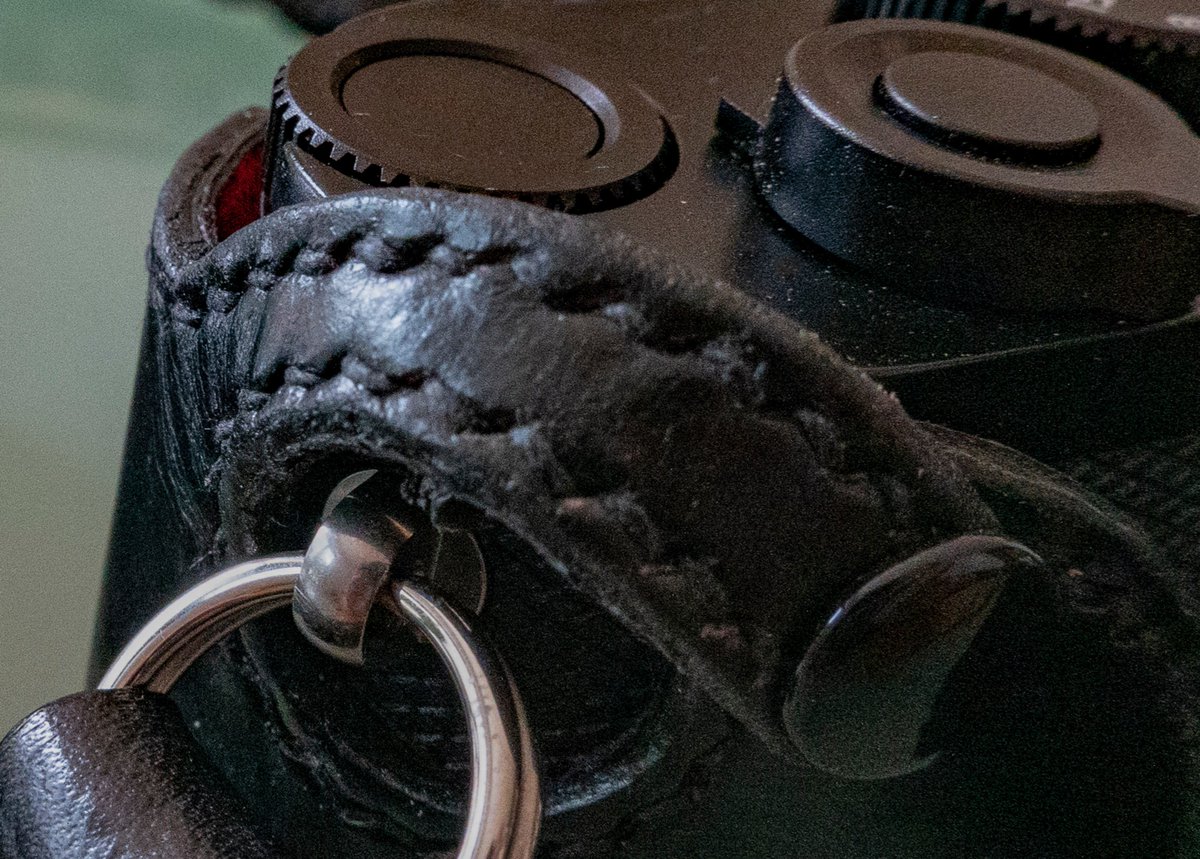LeicaCases's tweet photo. The new #leicaq2 case from classic cases https://t.co/ZFOewNEQxd  #handmade and #handstitched for #leica cameras #leicaq #leicauk @_spn_  @streetphotoVzla @ #streetphotographer https://t.co/bOsFCMoPOM