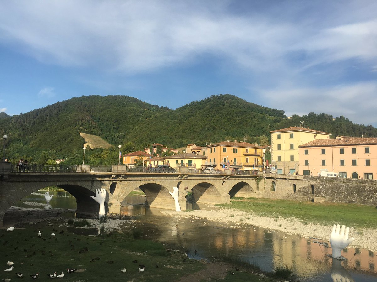 tasteyourescape's tweet photo. Il modo migliore per festeggiare il ferragosto in #Romagna! #distradainstrada #buskers #artistidistrada @turismoER @ERTourism @EventsRomagna @ForliToday #eventi #eventblogger https://t.co/AeVXDgu8J2