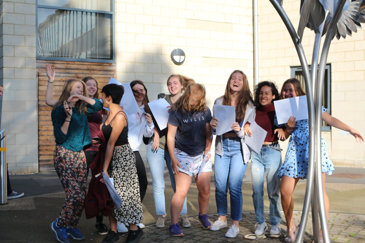 OxfordHighSch's tweet photo. We couldn't be more proud of our A Level students this year! 41.9% of all grades achieved were A*, with 77.1% A*-A and the A*-B range very happy at 92.2%. Read the full story here: https://t.co/cV8ikjeYn2 #alevelresults2019 @GDST https://t.co/w8H4Q58b7k