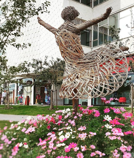 BirminghamJQ's tweet image. A beautiful capture of the Ballerina Dancer in Birmingham's #Jewelleryquarter by @shaltootamr 💕

Have you managed to find her?

#jewelleryquarter #birmingham #JQCard