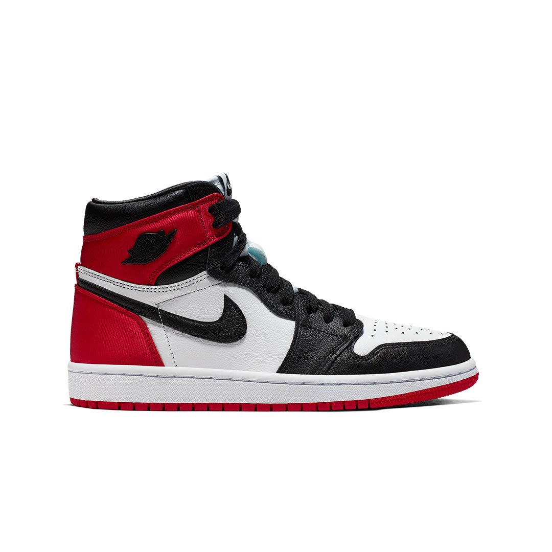 Air Jordan 1 Satin Black Toe sneakers 