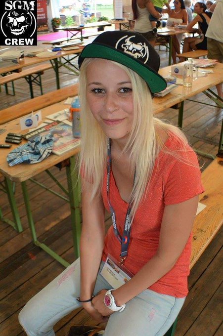 Naaaaa, bald ist Wochenende <3 :D #gamer #gaming #twitchtv #twitchcreative #videogames #youtube #gamers<a href="/tag/gaming"class="tags">#gaming</a><a href="/tag/drawing"class="tags"><span>#drawing</span></a><a href="/tag/artist"class="tags"><span>#artist</span></a><a href="/tag/cosplay"class="tags"><span>#cosplay</span></a><a href="/tag/youtube"class="tags"><span>#youtube</span></a><a href="/tag/game"class="tags"><span>#game</span></a><a href="/tag/gamergirl"class="tags"><span>#gamergirl</span></a>