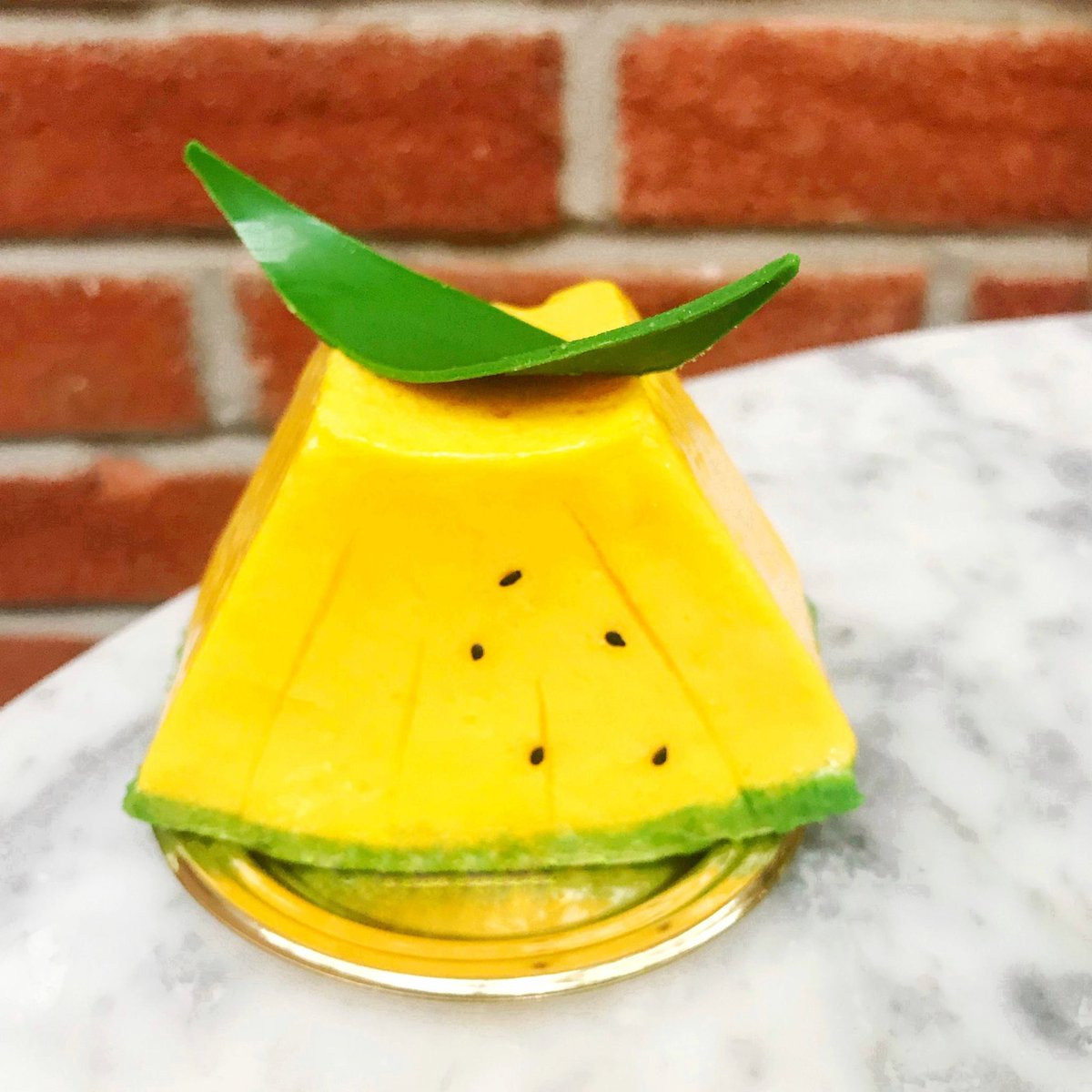 #BeattheHeat with our Pineapple Upside Down Mousse Cake! 🍍 It’s made with muscovado-infused cream with a spiced pineapple compote, pistachio joconde, and Indian Alphonso mango mousse. #Summer #DABLondon