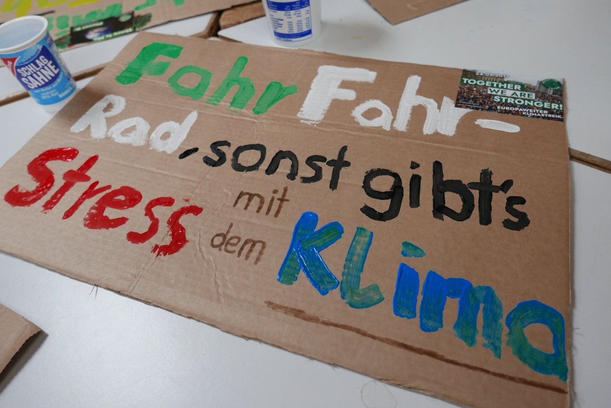 cvjm_lb's tweet photo. Heute ist Projekttag im #fth2 . Wir machen T-Shirts, sind bei der Polizei und beschäftigen uns mit dem Klima. #CVJM #cvjmlb https://t.co/yRPIr0cJDx