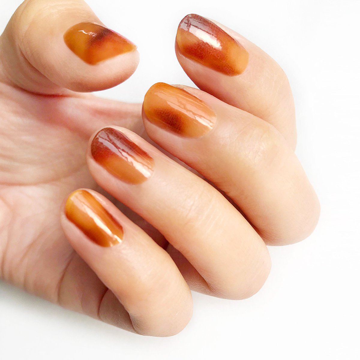 Incocojapan メイプルドリームコレクションより 写真のように交互に色を変えるのもいいけど 不規則な配色もオシャレです セージスパークル タイガーアイ T Co Utikzxm2hi 手も足も兼用です インココ 貼るネイル 新作 夏ネイル