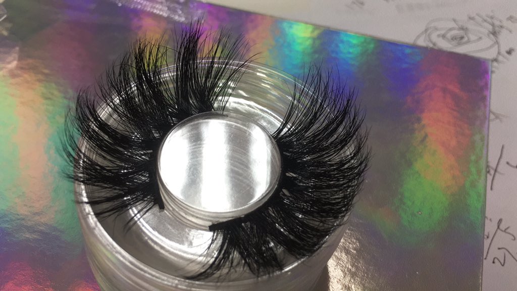 anrlashes's tweet photo. We are professional lashes and custom packaging manufacturer  https://t.co/ojDK44wCOm  #diamondbox #silklashes 
#customsizebox  #lashespackage  #lashesbox
 #lashpackaging #eyelashboxes #customeyelashpackaging #lashcase https://t.co/om8gTXof5E
