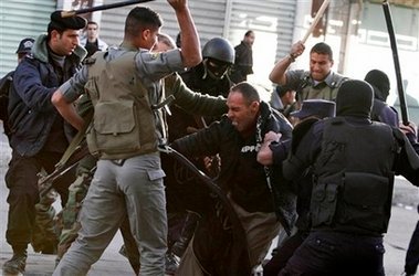 jaycar2015's tweet photo. @ramifarook2 Justice and Freedom? Women in both the West Bank and Gaza faced discrimination and violence. Courts in Gaza continued to hand down death sentences. Lesbian, gay, bisexual, transgender and intersex (LGBTI) people were subjected to arbitrary arrest and ill-treatment. https://t.co/ucAqxVUUx5