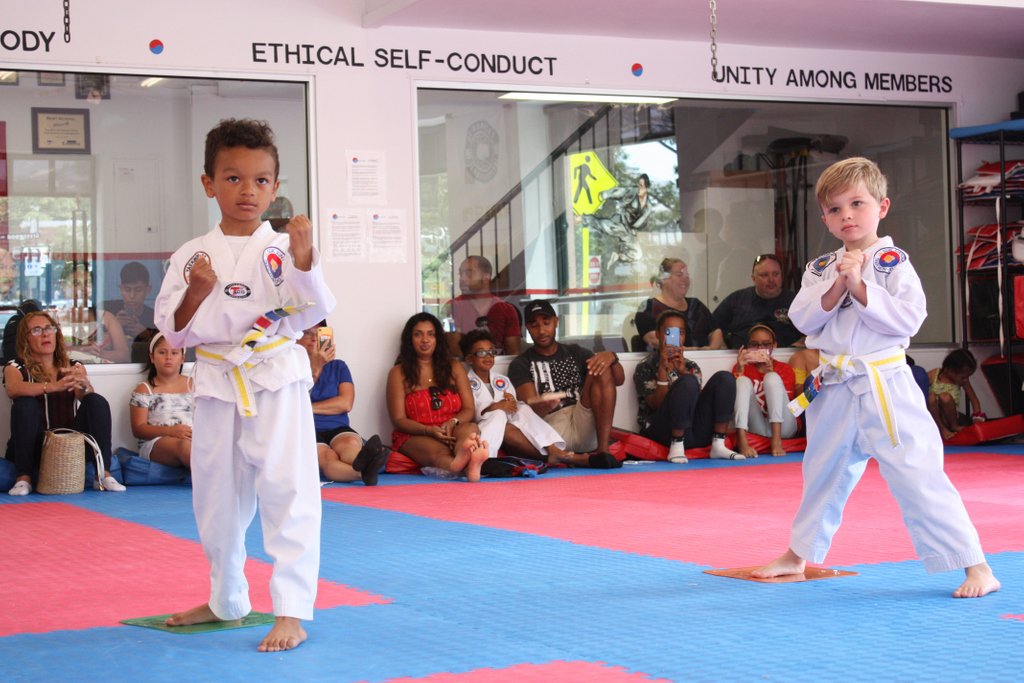 GlenridgeTKD's tweet photo. Photos from the July 27, 2019 test.
1:00pm 1st & 2nd Dan Interims
and All Mighty Lion students testing for White & Yellow through White & Red
#taekwondo #promotionTest #martialartists https://t.co/rwqlv7Boic