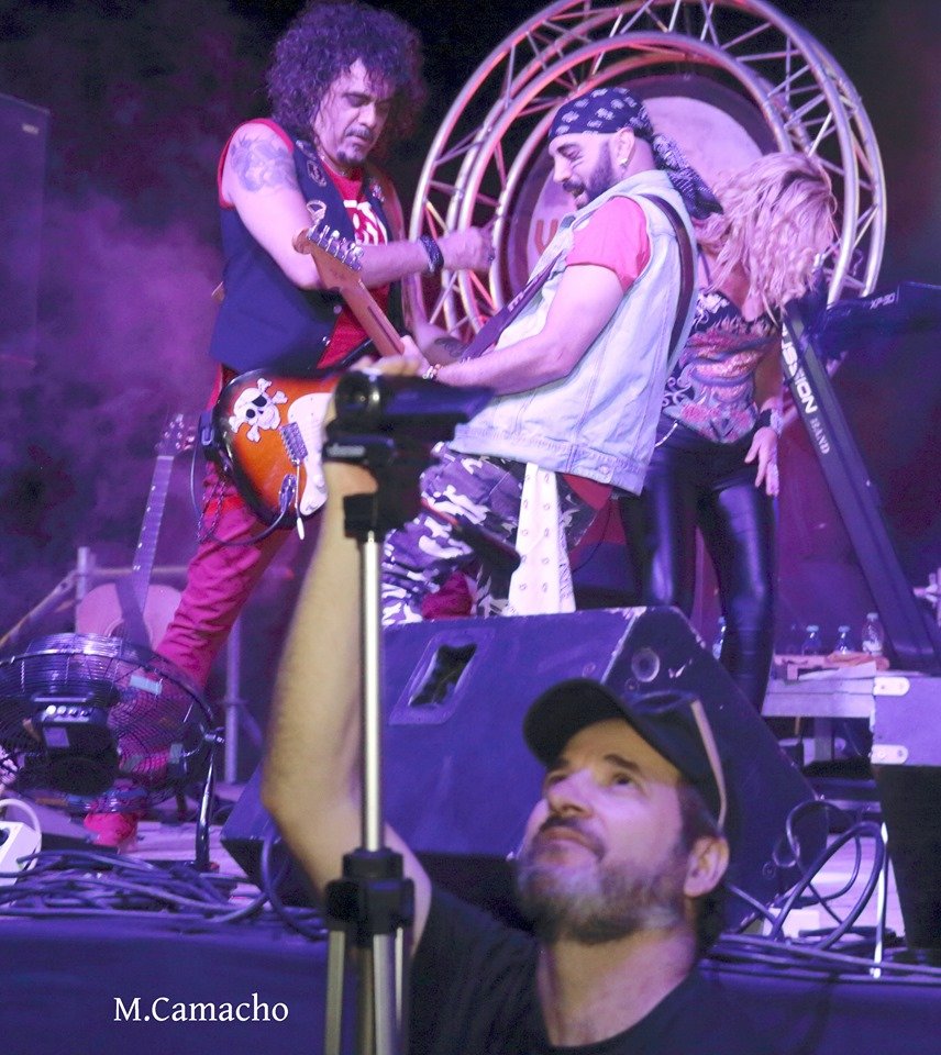 Alyanovafuture's tweet photo. Enormes fotografías de #ManuelCamachoPolonio 
Wolf Star con todos lo rockeros de #LaRambla 
👏👏👏👏👏👏🎩🕶🎩🕶😎😎😎😎
#wolfstar #mrwolf #señorwolf #rafanin #music #liveconcert #cordoba #love #instagood #photooftheday #beautiful #fashion #happy #tbt #cute #like4like #followme https://t.co/mtyXC7pnvN