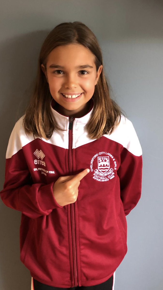 ccgfc14's tweet photo. ✍🏻👀We are delighted to welcome back Lexie. A tough tackling player with a great engine who can oporate effectively in both defence and midfield. A wonderful attitude and leads by example and a lovely girl. #squadcomplete #welcomebackLexie #ccgfc #grassrootstransfers https://t.co/d5v6JNtZmO