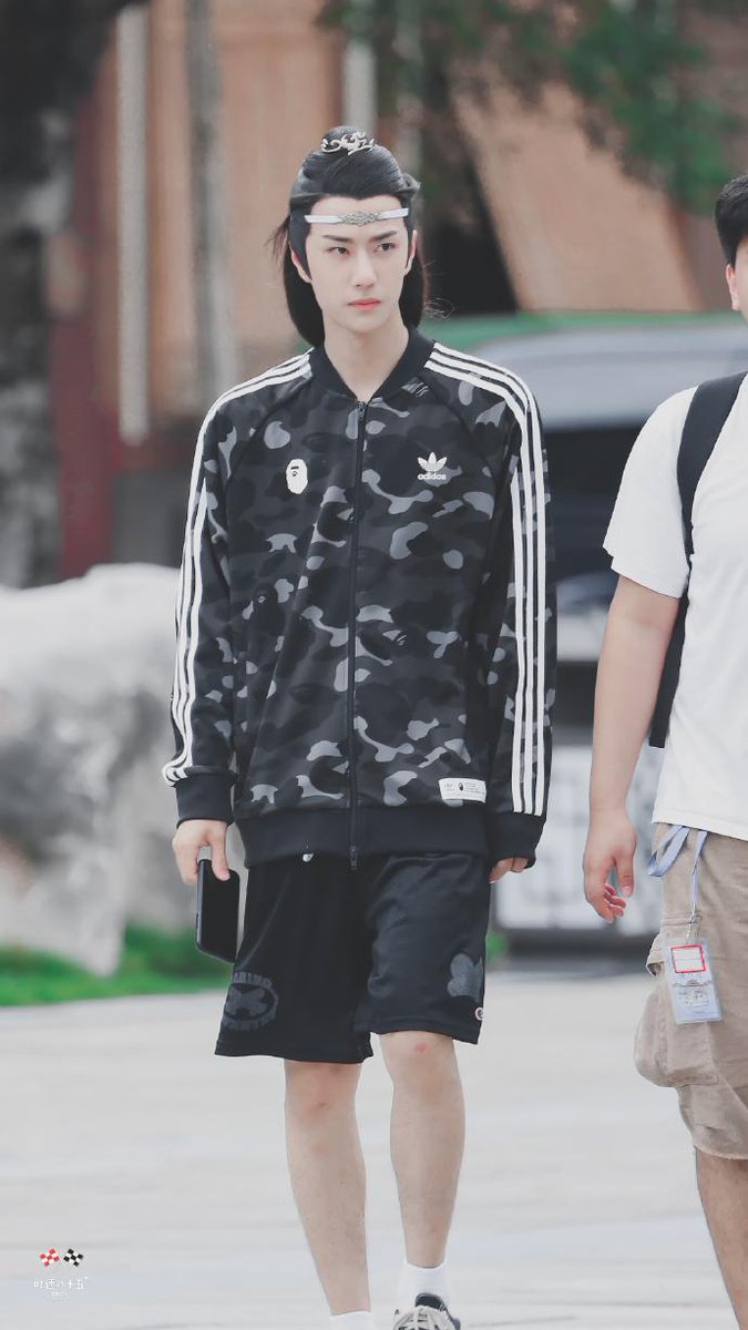 {REST} THE LEGEND WANGYIBO tweet media