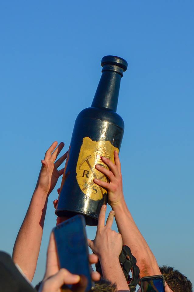 ESEImperial's tweet photo. For those joining the Department of Earth Science and Engineering there could be a lot of fun ahead with @union_rsm sports teams and the famous #BottleMatch. See you at #OurImperial in the Autumn! https://t.co/dwFMzjfECK