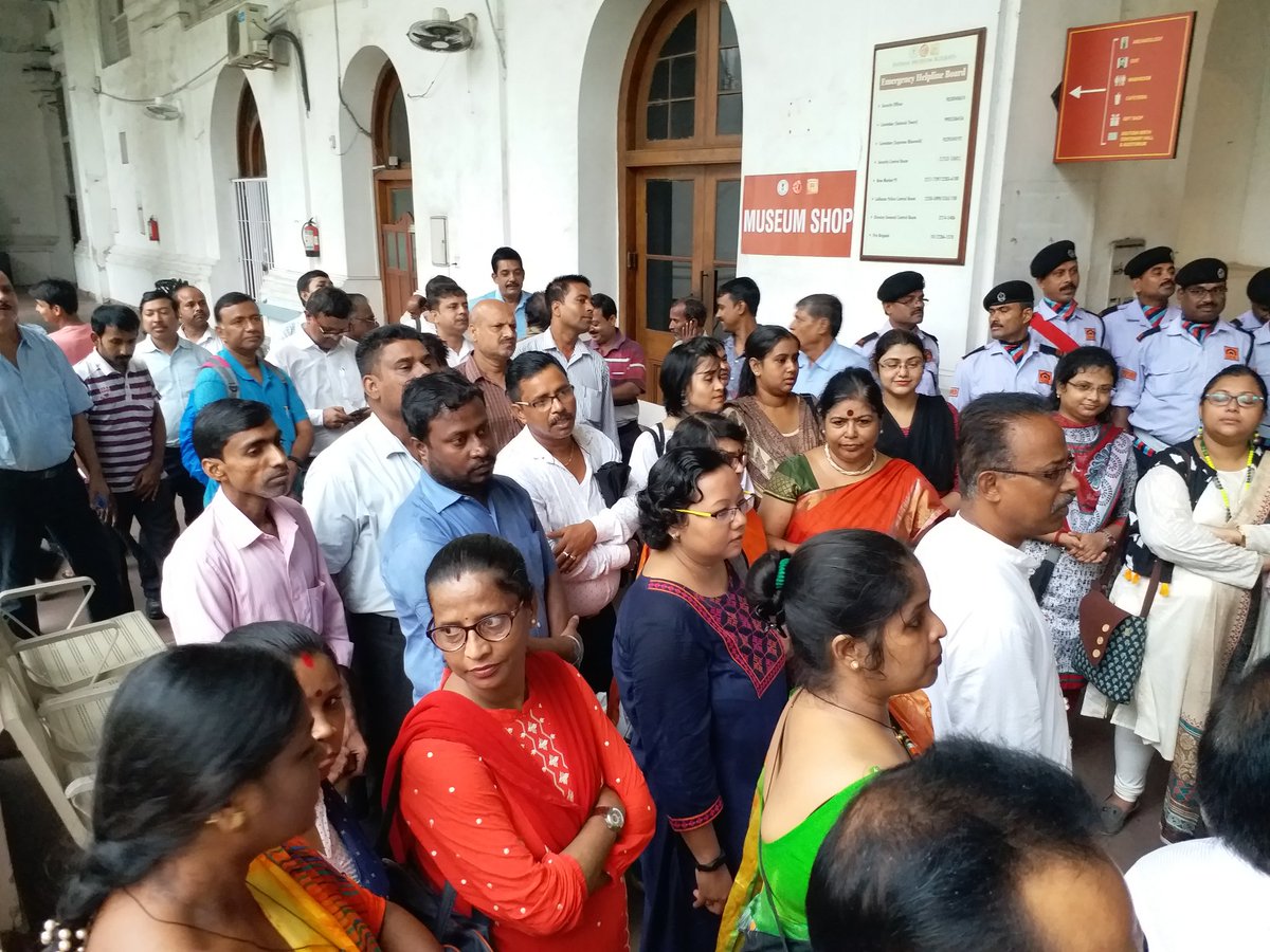KolIndian's tweet photo. Raksha Bandhan Celebrations by Director and Staff members of Indian Museum Kolkata https://t.co/1MSDLXF1Lc