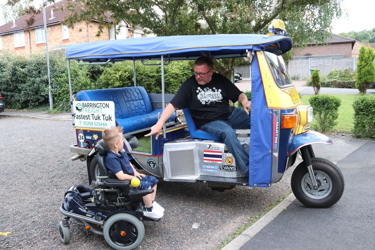 StewPink's tweet photo. On #One2Three today we’re chatting to Matt Everard, the man, the myth, the legend with the @Fastest_Tuk_Tuk in the World. He’s speeding in to tell us about a 250 mile road trip from Barry Island to Billericay raising funds for @Fraser_Friends - #TheBedroomBuild. 1pm on @phoenixfm https://t.co/hD3x0nNozG