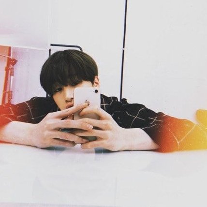 Han seungwoo. krit: Perempuan, banyak omong, suka iseng, hobinya nonton drakor.
Biasnya @.nuguyak