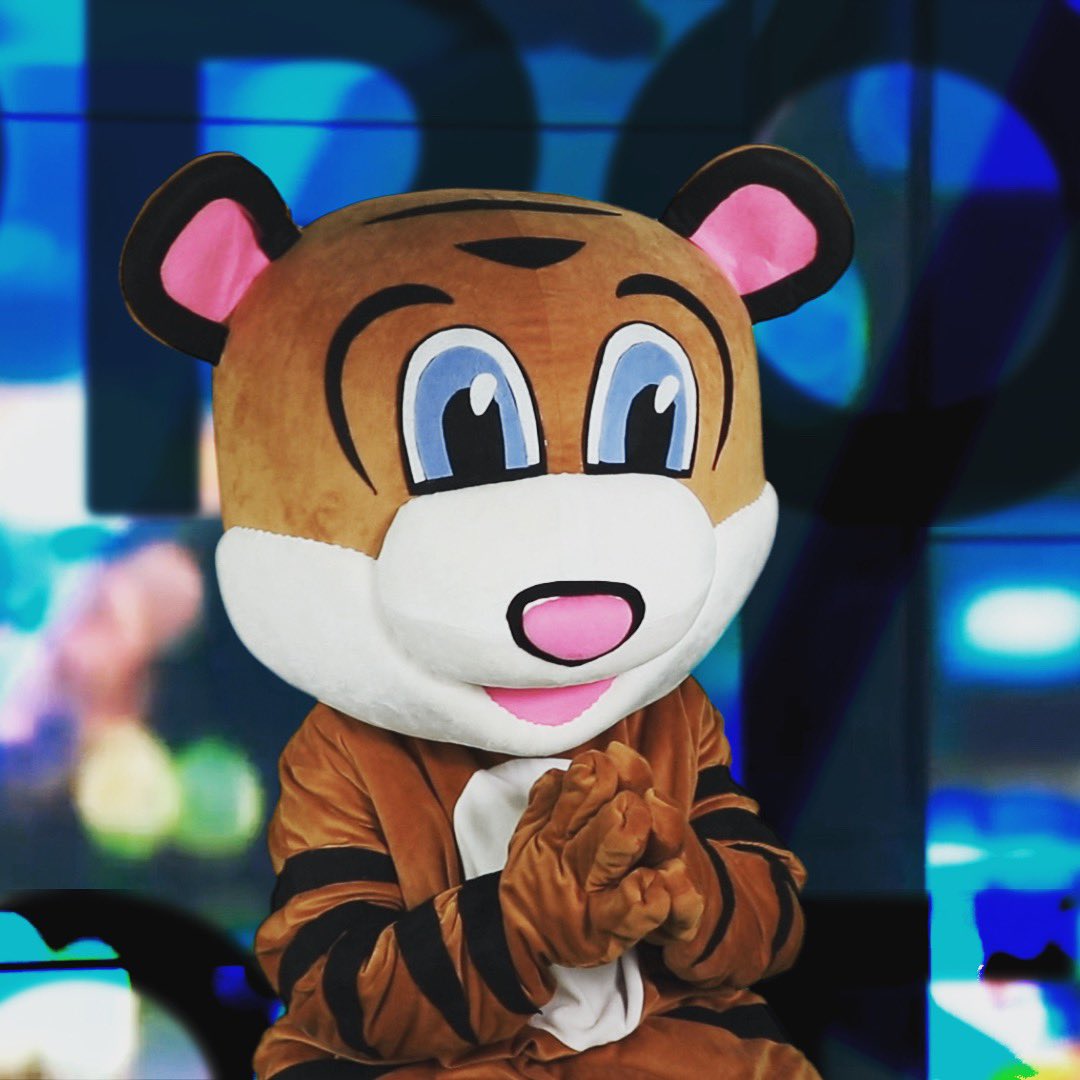 PevanAndSarah's tweet photo. Pevan had a ball chatting to his new friends at @theprojecttv 🐯🎬
So excited that everyone is getting on board with the release of our new album! ‘Be Kind’ is out on Aug 23, click here to pre-order! 💿🤘🏻 https://t.co/Lot2dprV0b #theprojecttv #theproject #channel10 https://t.co/g71yVarryb