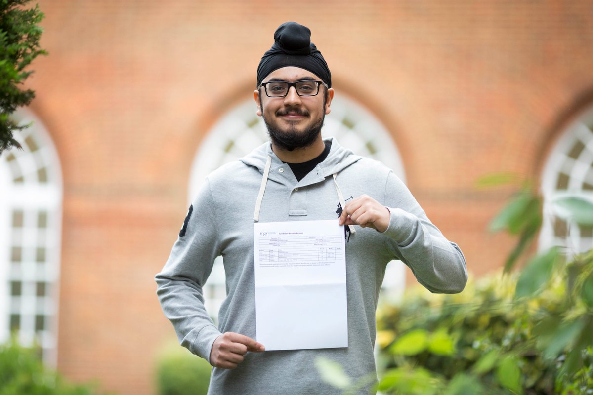 mgs_1515's tweet image. Many congratulations to MGS&apos;s Naunidh Dua who was awarded three A*s and an A today in his #alevelresults2019. He is now off to @stjohnscam to study Computer Science. Well done, Naunidh #goingtocambridge #computerscience