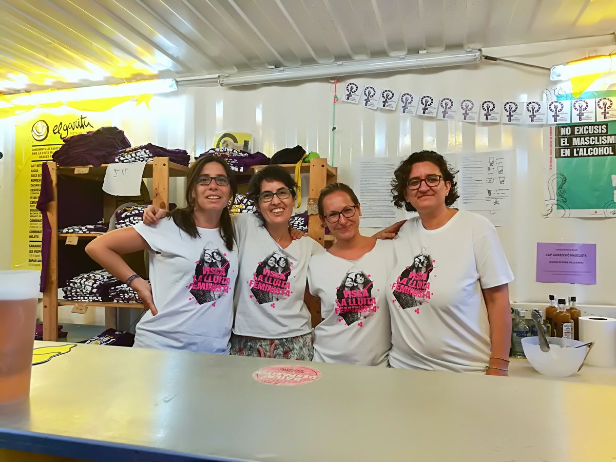 Angelsondica's tweet photo. Ahir al la #FMCardede19.#CardedeuFeminista Fent barra al #Garitu i punt lila itinerant.
#Volemfestessenseagressions
#Cardedeufeminista https://t.co/GsXmwDepTD