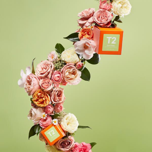 T2teaBluewater's tweet photo. A true T2 staple, Green Rose packs in beautifully vegetal green tea flavours with the welcome addition of floral and fruity notes. With mango and papaya pieces sprinkled throughout, plus a scatter of rose and cornflower petals, Green Rose is a delightfully pretty green tea 🥰🏝💖 https://t.co/ZQ5SInMYcQ