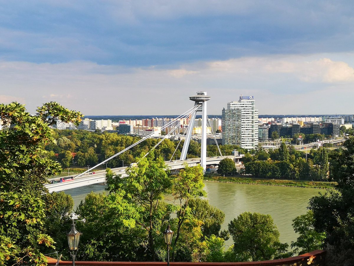 clairesturz's tweet photo. Yesterday we popped over to Slovakia on a day trip to Bratislava - it's just over an hour away from Vienna by train. It's a lovely little city with great food and interesting architecture & history. My favourite was the blue church ๐คฉ
#WheresWagner #wombatstraveller #travel https://t.co/vuaYYo2fPY