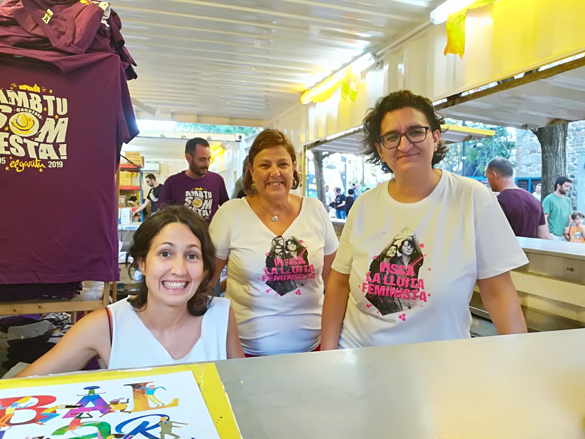 Angelsondica's tweet photo. Ahir al la #FMCardede19.#CardedeuFeminista Fent barra al #Garitu i punt lila itinerant.
#Volemfestessenseagressions
#Cardedeufeminista https://t.co/GsXmwDepTD