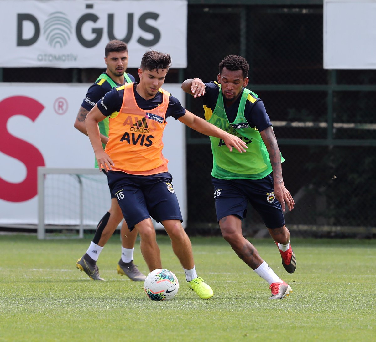 Fenerbahce's tweet photo. Günün antrenmanı. ✅ https://t.co/GYnPUL2zWP
