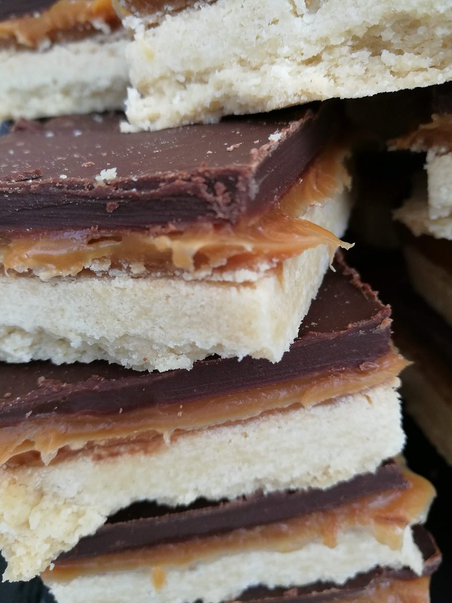 We are open and ready for business at @SouthportFlower today, so if you have tickets, come down and say hello and grab yourself a gorgeous slice of Ridiculously Rich by <a href="/Alana_Spencer_/">RidiculouslyRichbyAlana</a>  goodness!