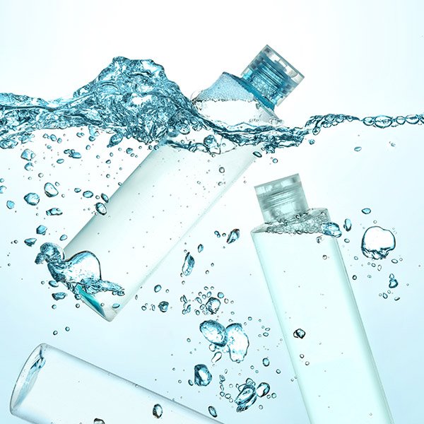 SkinHealthMag's tweet image. Never used a toner before? Our Health &amp;amp; Beauty Editor shares her love for this essential and often ignored step in your routine, plus her top picks to help you fall in love with toning the skin. ow.ly/JAdp50vxqwA