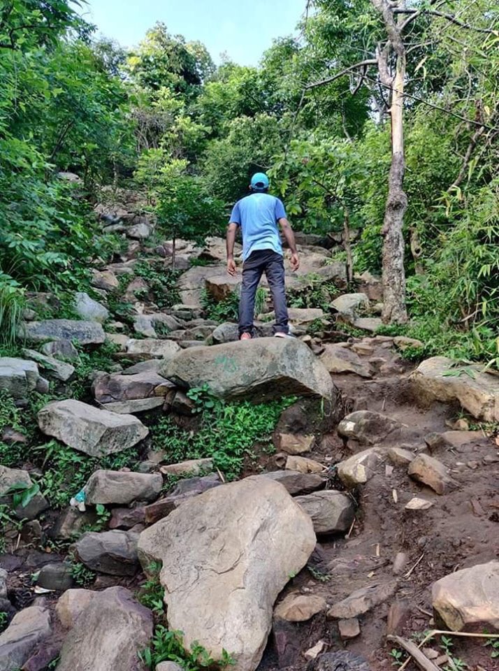 BiharBytes's tweet photo. #Experiencebihar 😍🥰
"The Peak of the mountain is my independence. My way of celebration is trekking mountains. Kaimur Range mountains are all blessed for trekkers. Started at early 4 o'clock, reached Top at  8 and back to base at 9:30. Mission today accomplished" Rohit Dayal https://t.co/ZRwsxnuTLU