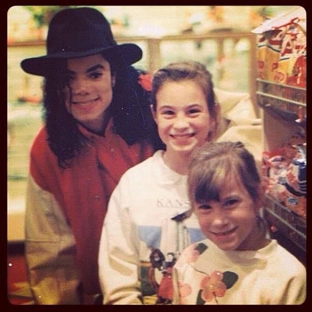 ResidentEVllL's tweet photo. @TheMJLegion #ChaseTheTruth #MJTruthSquad #MJinnocent #FactsDontLiePeopleDo #mjfam #MJFamUnite https://t.co/OW6TQEczsh