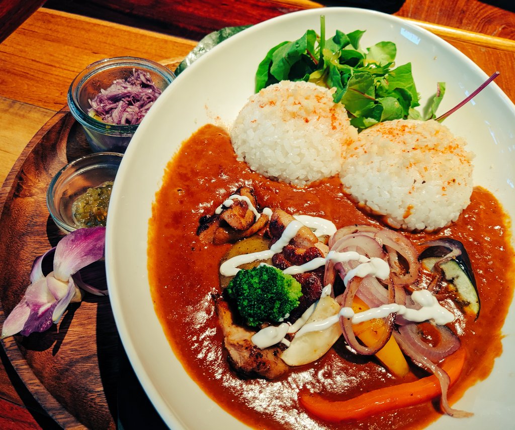 ししゃも 近くのハワイアンカフェいこ でまさかとは思ったけどまさかだった ハワイアンカレーはココナツミルクでまろやかだけどしっかりスパイシーで美味しかったです T Co Yzv4cbbclw Twitter