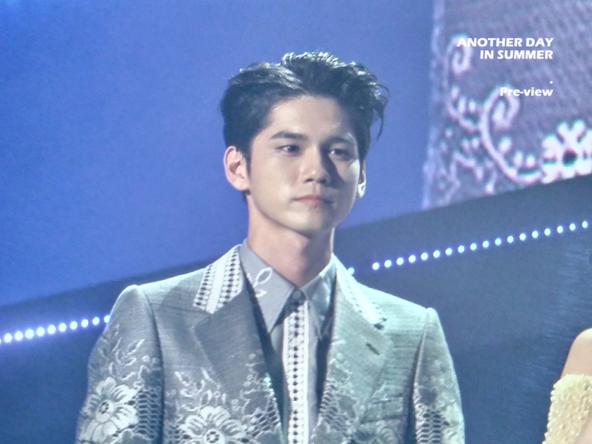 summer950825's tweet photo. 190815 2019 k-world festa #옹성우 #ONGSEONGWU 

오랜만에 본 성우✨✨✨ 너무 잘생겼다✨✨✨✨✨ https://t.co/8FpuZ7QRJq