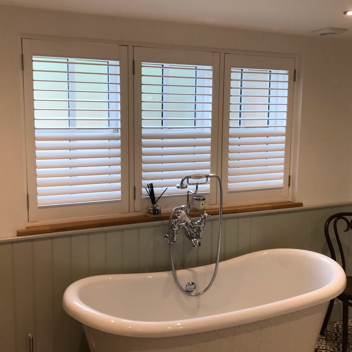 ssshutters's tweet photo. Waterproof shutters made in the uk and only 2 week lead time! Perfect for bathrooms, kitchens, wet-rooms, Utility room and gyms. Also great for people with young children or pets as they can be washed down with no worries. https://t.co/6Y9bxhCk3d