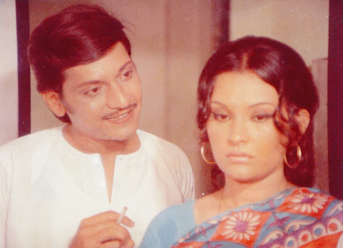 “... kare phir uski yaad
chhoti chhoti si baat 
na jaane kyun ...”

(1976) Amol Palekar and Vidya Sinha in Basu Chatterjee's 'Choti Si Baat'

#RIP #VidyaSinha