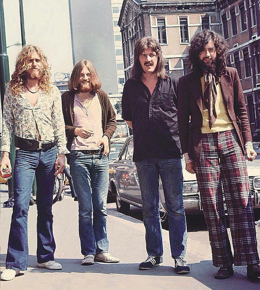 historyandfacts's tweet photo. Led Zeppelin in Milan, Italy, 1971. https://t.co/Y5LPnPaJDz