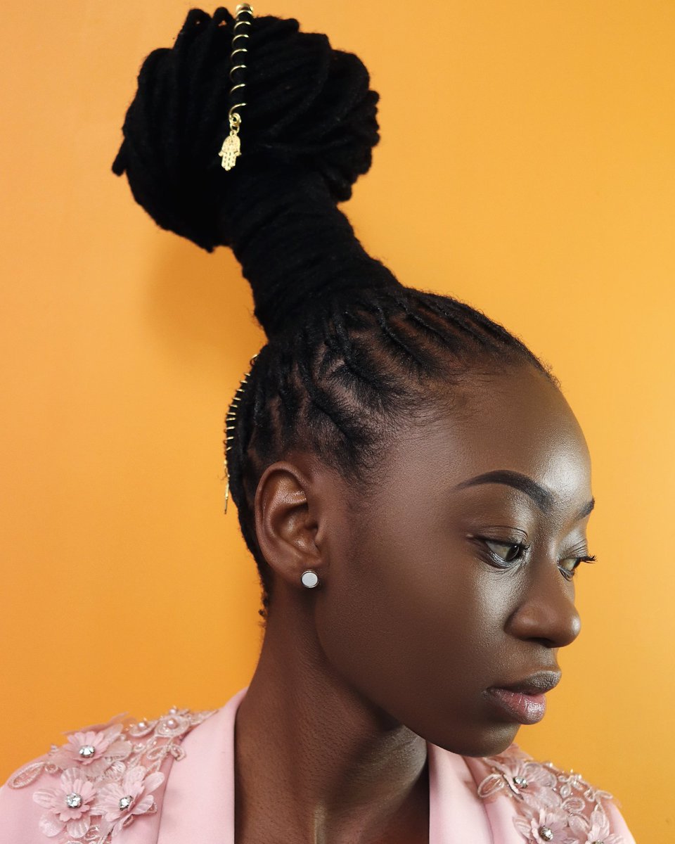 indalonubianN's tweet photo. May your day be as amazing as your hair ๐๐ฝ
Good morning Thursday ๐
#HappyWomensMonth #DedicateThursdayToLocks
Model @akhona_dreadlockprincess
Hair and makeup by @indalonubiannaturals
Captured by @smarty_misshair
Edited by @banele.j https://t.co/lzZlJ3dObw
