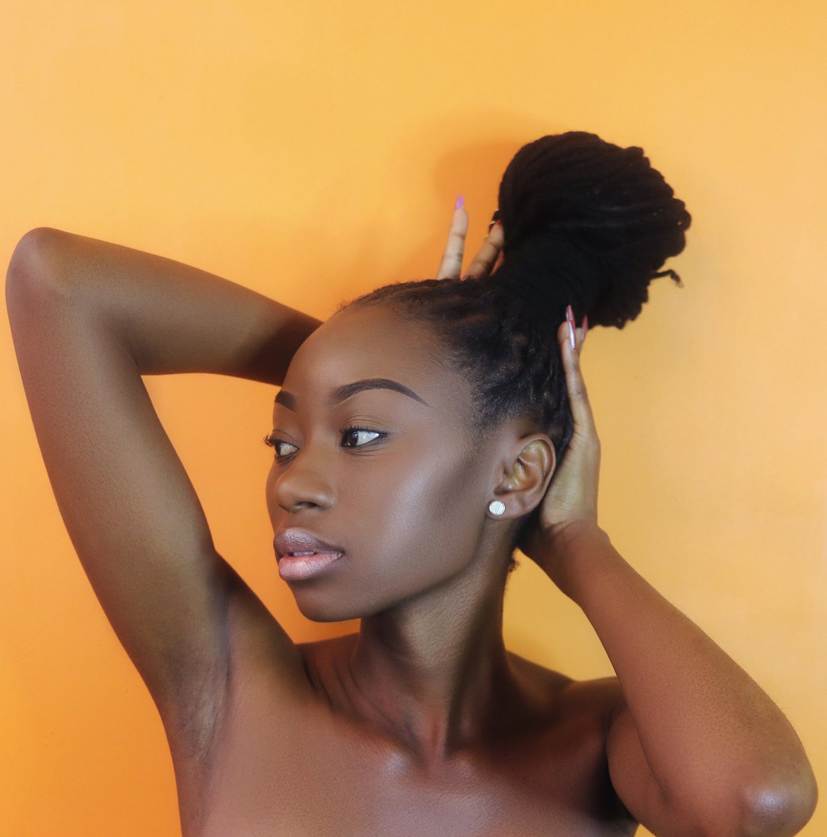 indalonubianN's tweet photo. May your day be as amazing as your hair ๐๐ฝ
Good morning Thursday ๐
#HappyWomensMonth #DedicateThursdayToLocks
Model @akhona_dreadlockprincess
Hair and makeup by @indalonubiannaturals
Captured by @smarty_misshair
Edited by @banele.j https://t.co/lzZlJ3dObw