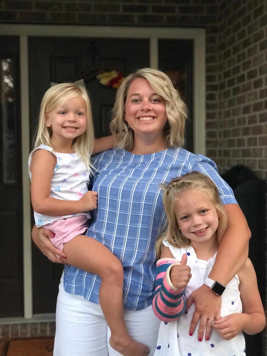 rjeversole's tweet photo. #lmfirstday19
Back to school for mom (7th grade math teacher) and Lily (2nd grade) https://t.co/p6tODkwoUS