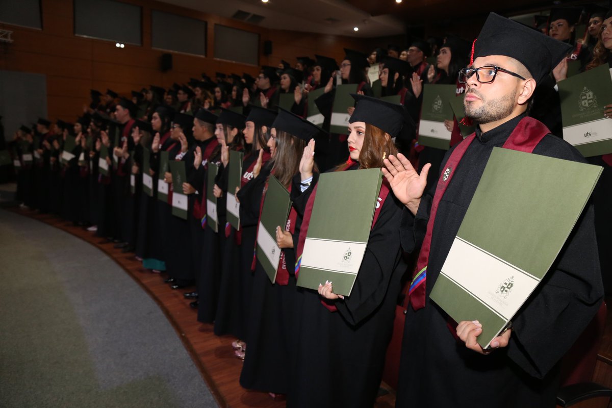 Unidades_UTS's tweet photo. #GradosUTS Bucaramanga (Ceremonia VII - 15 agosto 2019) 🎓📜
El rector UTS @olengerke graduó a 107 estudiantes que culminaron con éxito su formación tecnológica en diferentes programas académicos.
#SoyUteísta ✅ https://t.co/ogHwF9gDOA
