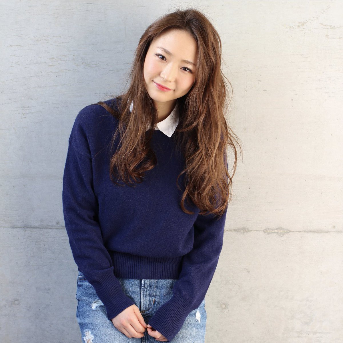 HairMusee's tweet photo. ロングヘアのフルウェーブ。黒髪ストレートの日本人は髪型が平坦になりがちですが ハイトーンでレイヤーを入れてウェーブスタイルにする事で髪に表情がでてより女性らしい雰囲気を出すのです。
#ロングヘア
#フルウェーブ
#可愛さ倍増
#深谷市美容室Musee https://t.co/MALu42NaU9