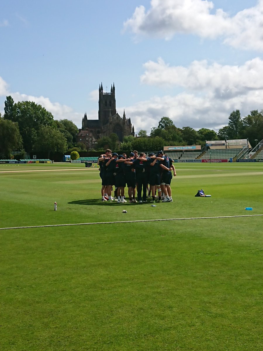 Morgs1968's tweet photo. Get yourselves down to @WorcsCCC to see @ECB_cricket 🏴󠁧󠁢󠁥󠁮󠁧󠁿 take on the cream of the #PDworldseries at 1pm. 40 overs that will smash your perceptions (and the odd top-floor window) https://t.co/iO9Pw0QkdV